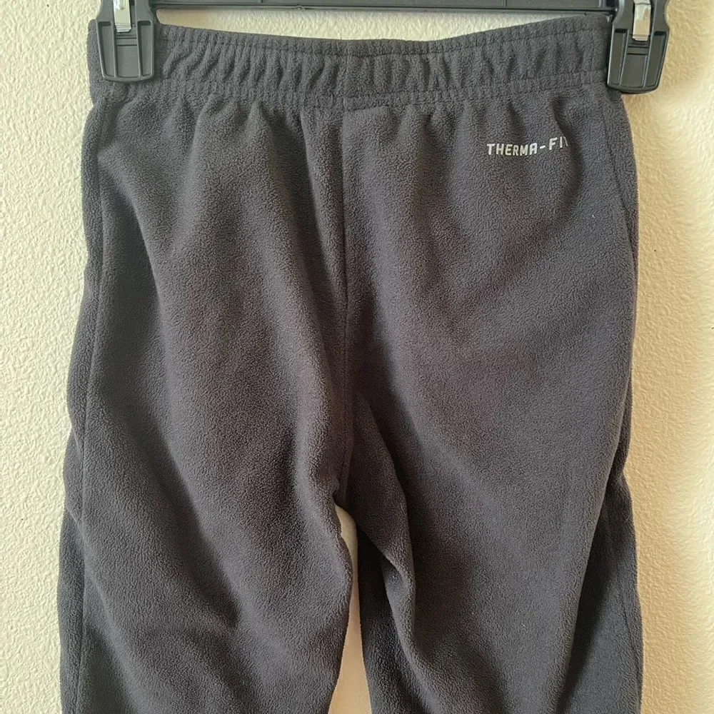 Boys Nike fuzzy fleece sweatpants 7